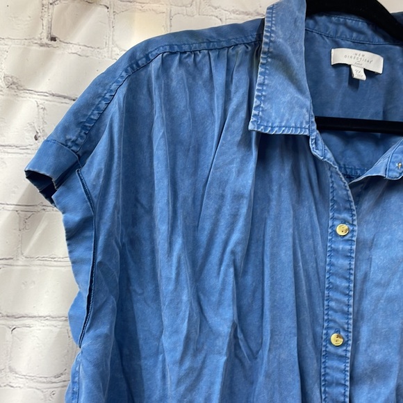 New Directions soft button up blue 2x top - Picture 2 of 5